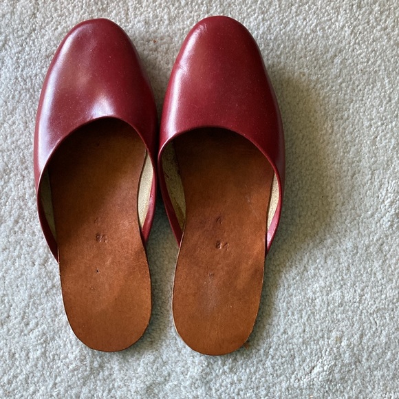 Two pairs of sleepers; price for both pairs. - Picture 5 of 7